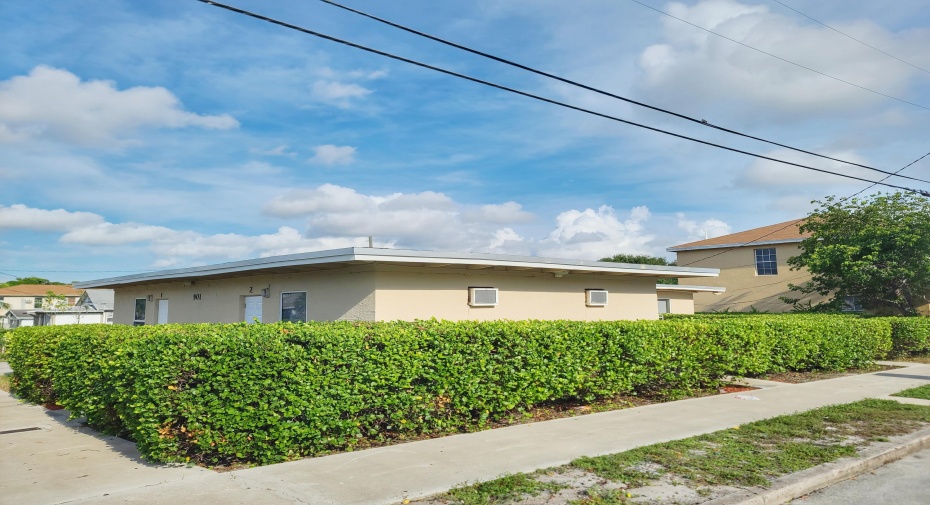 901 8th Street Unit 1-4, West Palm Beach, Florida 33401, ,Residential Income,For Sale,8th,RX-10969402