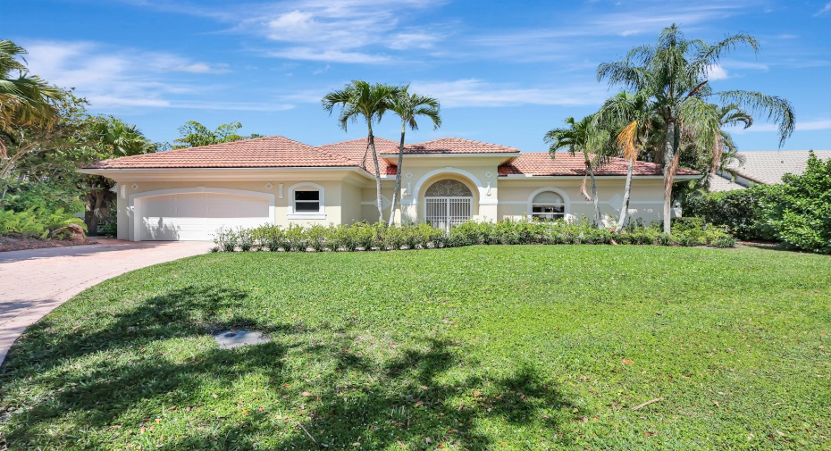 4 Mccairn Court, Palm Beach Gardens, Florida 33418, 4 Bedrooms Bedrooms, ,4 BathroomsBathrooms,Single Family,For Sale,Mccairn,RX-10969337