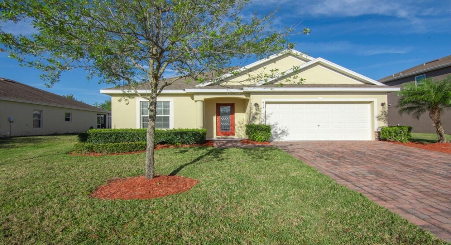 615 Valencia Circle, Vero Beach, Florida 32968, 3 Bedrooms Bedrooms, ,2 BathroomsBathrooms,Single Family,For Sale,Valencia,RX-10968946