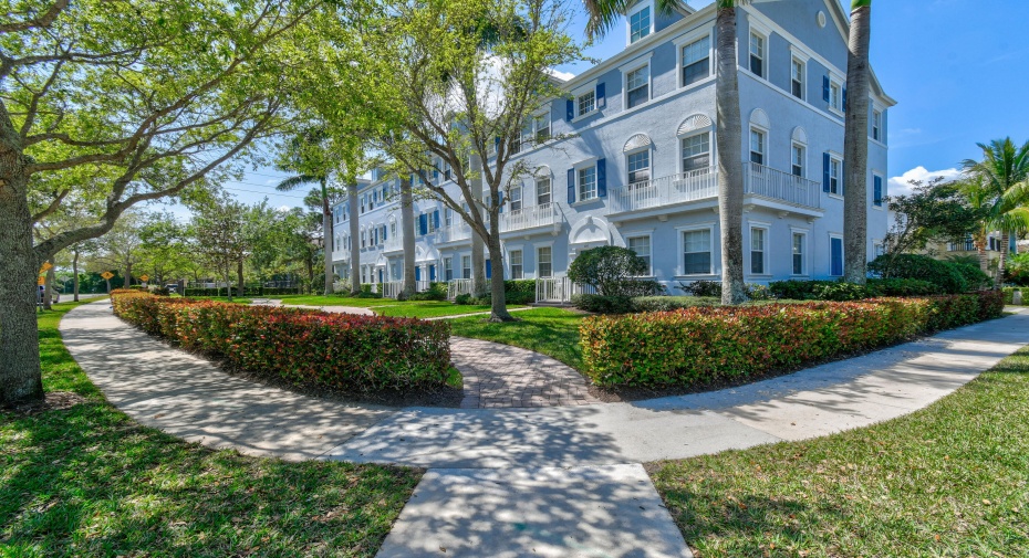 234 W Thatch Palm Circle, Jupiter, Florida 33458, 2 Bedrooms Bedrooms, ,2 BathroomsBathrooms,Townhouse,For Sale,Thatch Palm,RX-10969622