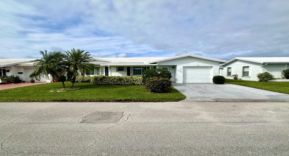 121 SW 13th Street, Boynton Beach, Florida 33426, 2 Bedrooms Bedrooms, ,2 BathroomsBathrooms,Residential Lease,For Rent,13th,RX-10959194