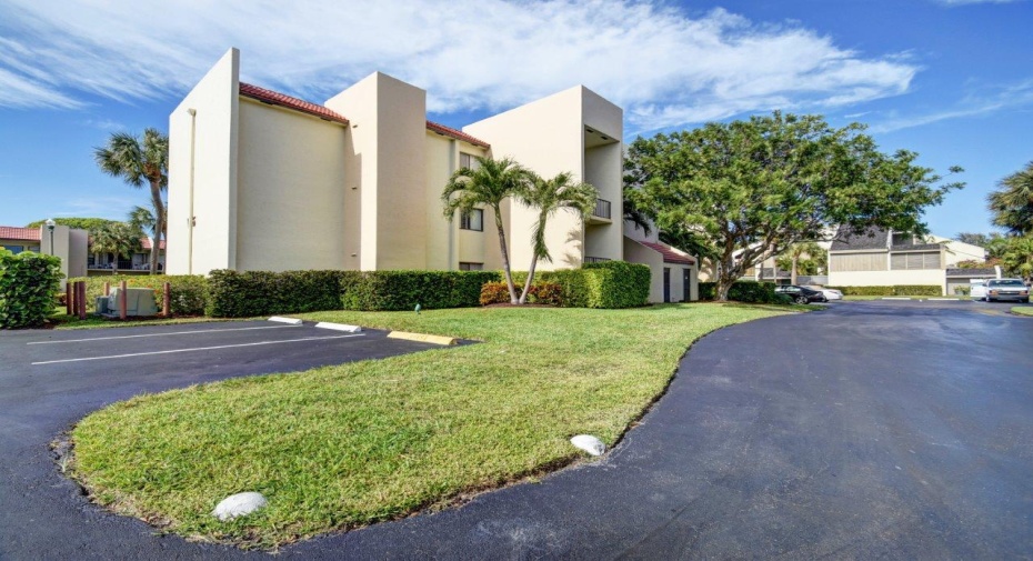 1605 S Us Highway 1 Unit V6-103, Jupiter, Florida 33477, 1 Bedroom Bedrooms, ,1 BathroomBathrooms,Residential Lease,For Rent,Us Highway 1,1,RX-10963333