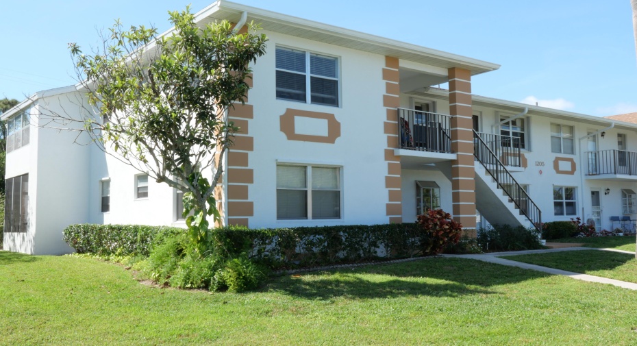 1205 S Lakes End Drive Unit A1, Fort Pierce, Florida 34982, 2 Bedrooms Bedrooms, ,2 BathroomsBathrooms,Condominium,For Sale,Lakes End,1,RX-10970681