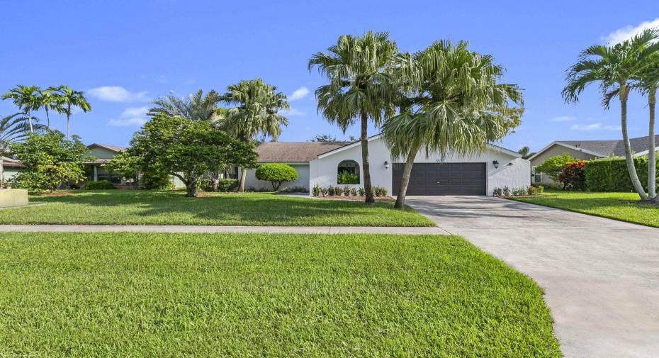 13781 Barberry Drive, Wellington, Florida 33414, 3 Bedrooms Bedrooms, ,2 BathroomsBathrooms,Residential Lease,For Rent,Barberry,RX-10970799