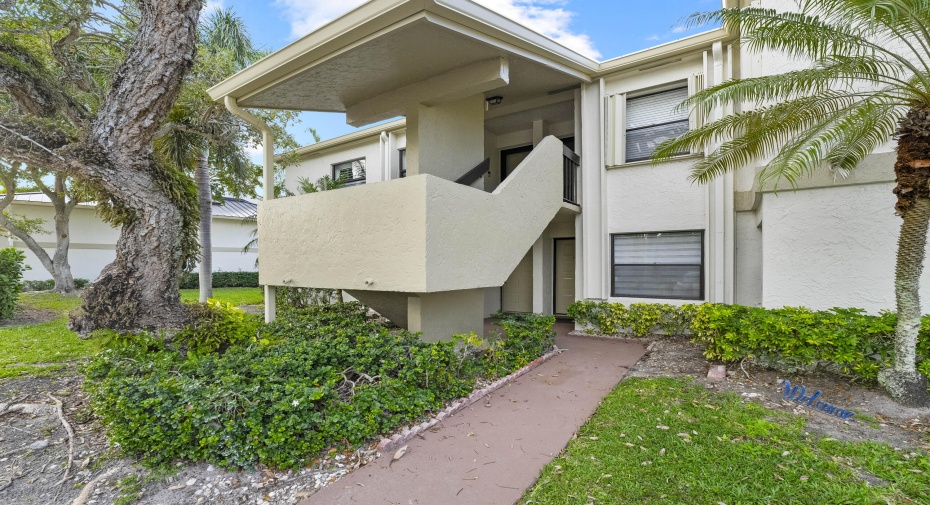 6962 Briarlake Circle Unit 102, Palm Beach Gardens, Florida 33418, 2 Bedrooms Bedrooms, ,2 BathroomsBathrooms,Condominium,For Sale,Briarlake,1,RX-10967503