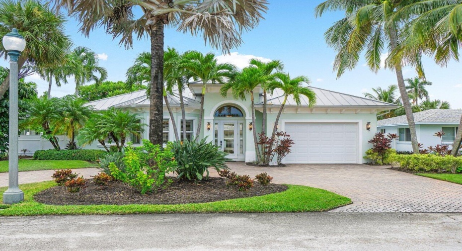 126 Blossom Lane, Palm Beach Shores, Florida 33404, 3 Bedrooms Bedrooms, ,3 BathroomsBathrooms,Residential Lease,For Rent,Blossom,1,RX-10937411