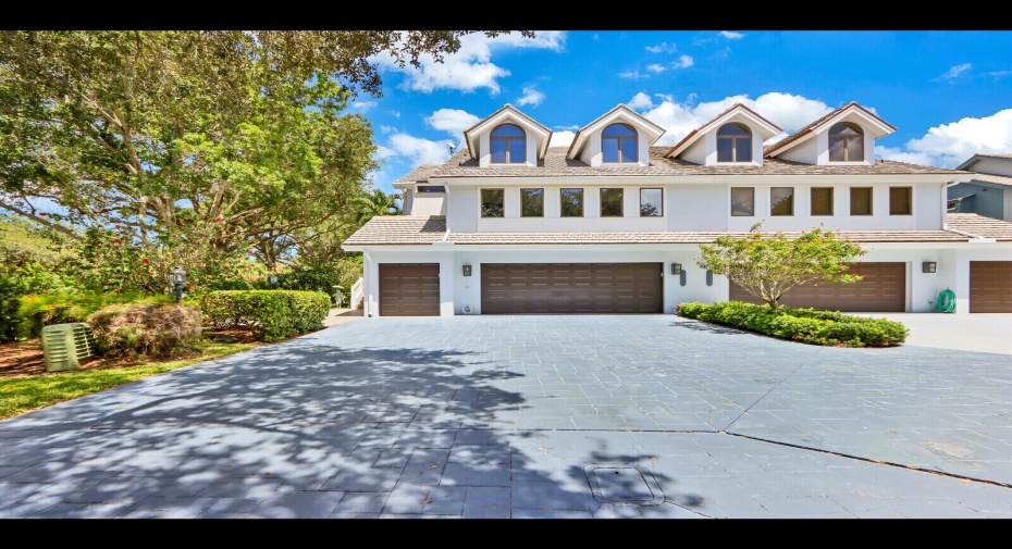 18710 SE Pineneedle Lane, Jupiter, Florida 33469, 4 Bedrooms Bedrooms, ,4 BathroomsBathrooms,Townhouse,For Sale,Pineneedle,RX-10948647