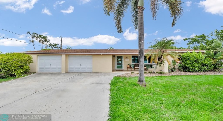 3 Bedroom / 1.5 Bath / 2 Car Garage pool home in Deerfield Beach