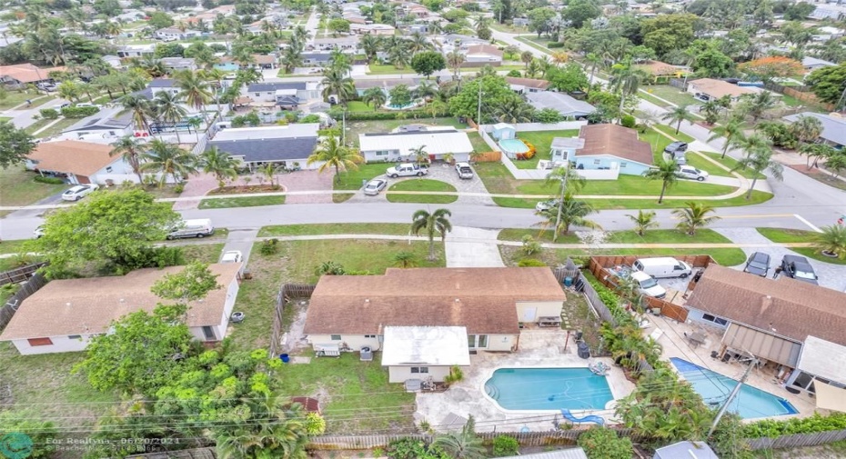 Large ad spacious lot with pool home in Deerfield Beach