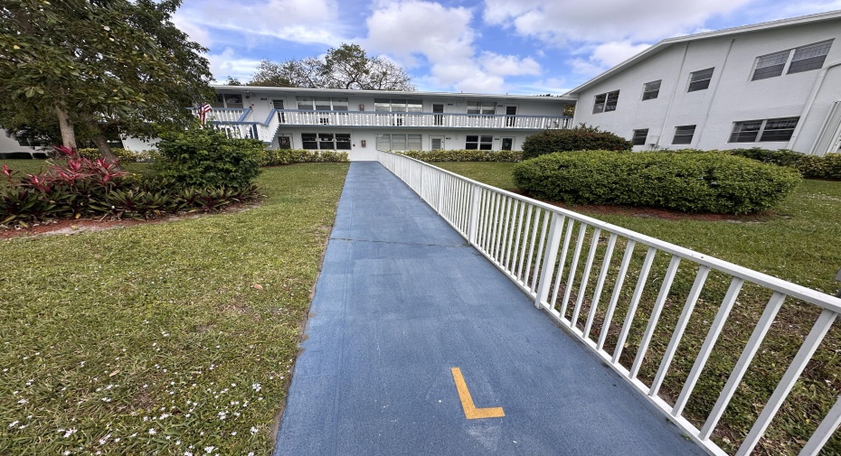 260 Markham L Unit 260, Deerfield Beach, Florida 33442, 1 Bedroom Bedrooms, ,1 BathroomBathrooms,Condominium,For Sale,Markham L,2,RX-10965827