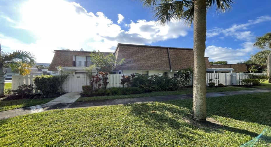 2010 SW 29th Court Unit 3c, Delray Beach, Florida 33445, 2 Bedrooms Bedrooms, ,2 BathroomsBathrooms,Residential Lease,For Rent,29th,RX-10973987