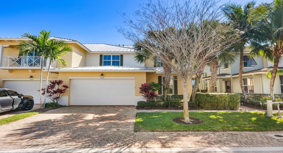 2132 Wells Place, Palm Beach Gardens, Florida 33418, 3 Bedrooms Bedrooms, ,2 BathroomsBathrooms,Townhouse,For Sale,Wells,RX-10963347