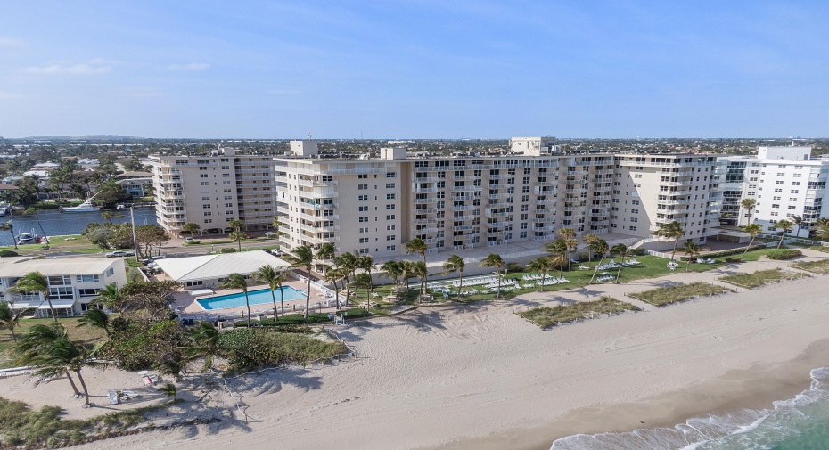 1051 Hillsboro Mile Unit 302e, Hillsboro Beach, Florida 33062, 2 Bedrooms Bedrooms, ,2 BathroomsBathrooms,Condominium,For Sale,Hillsboro Mile,3,RX-10968669