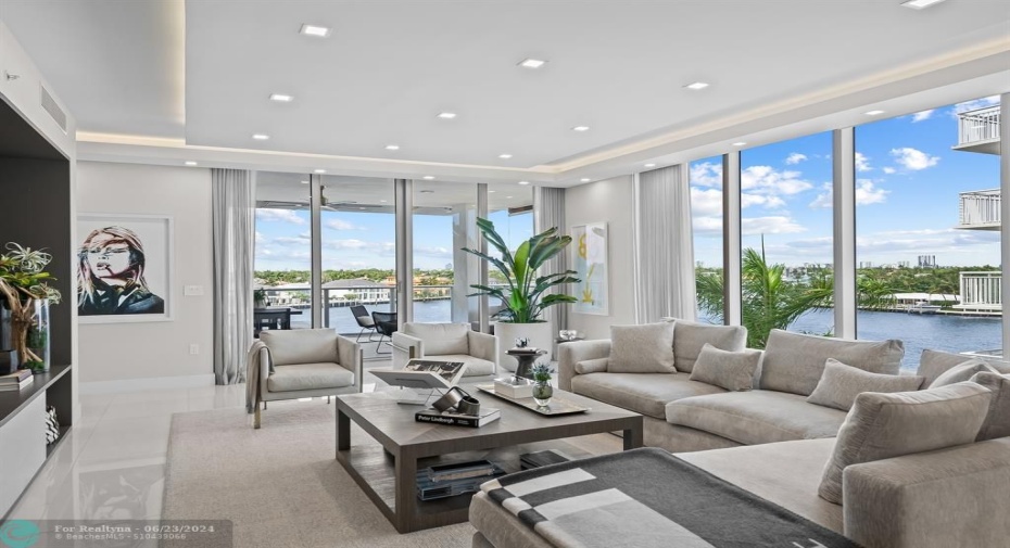 Family Room with panoramic views directly on the Intracoastal Waterway