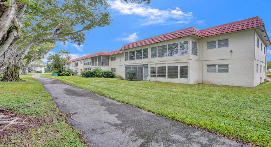 19 Abbey Lane Unit 203, Delray Beach, Florida 33446, 2 Bedrooms Bedrooms, ,2 BathroomsBathrooms,Residential Lease,For Rent,Abbey,1,RX-10953254