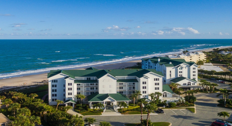 2700 Ocean Drive Unit 202, Vero Beach, Florida 32963, 2 Bedrooms Bedrooms, ,2 BathroomsBathrooms,Condominium,For Sale,Ocean,202,RX-10953744