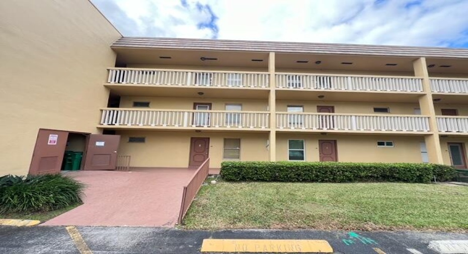 5841 NW 61st Avenue Unit 208, Tamarac, Florida 33319, 1 Bedroom Bedrooms, ,1 BathroomBathrooms,Residential Lease,For Rent,61st,2,RX-10955118