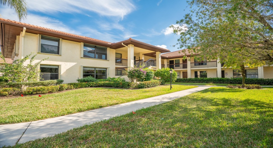 450 SW South River Drive Unit 207, Stuart, Florida 34997, 2 Bedrooms Bedrooms, ,2 BathroomsBathrooms,Condominium,For Sale,South River,2,RX-10955620