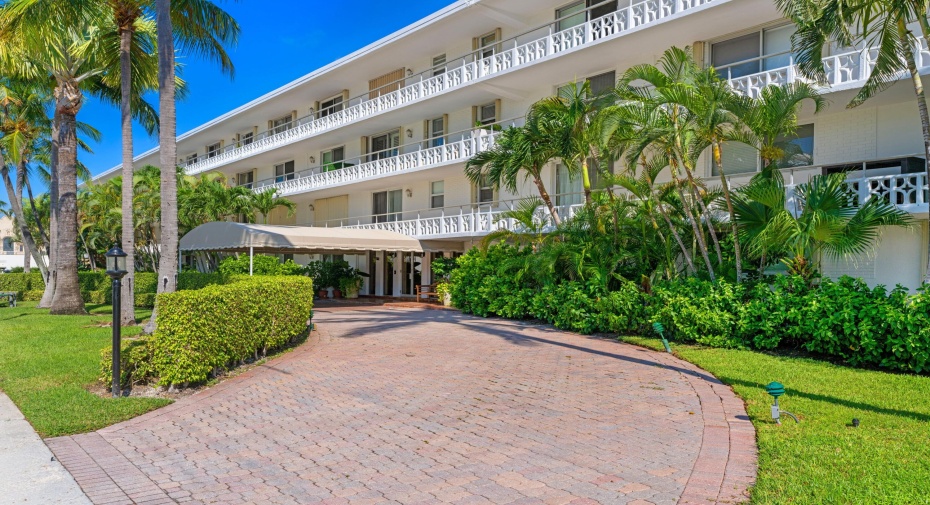 139 Sunrise Avenue Unit 101, Palm Beach, Florida 33480, 2 Bedrooms Bedrooms, ,2 BathroomsBathrooms,Residential Lease,For Rent,Sunrise,1,RX-10927465