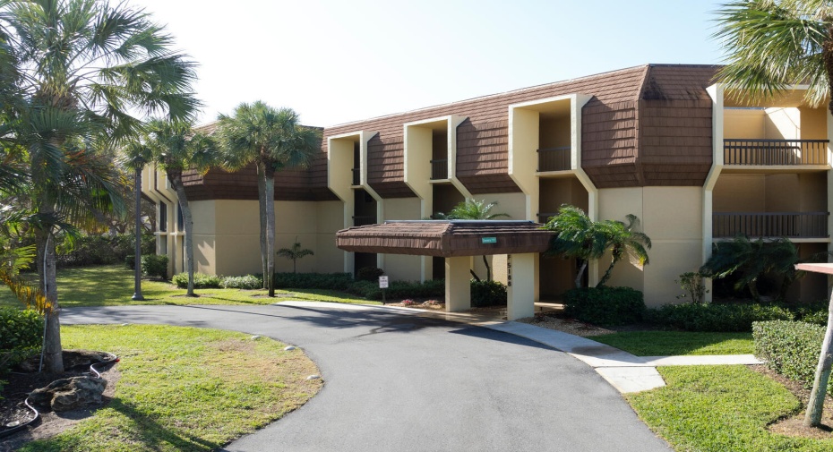 5188 Woodland Lakes Drive Unit 337, Palm Beach Gardens, Florida 33418, 2 Bedrooms Bedrooms, ,2 BathroomsBathrooms,Condominium,For Sale,Woodland Lakes,3,RX-10959272