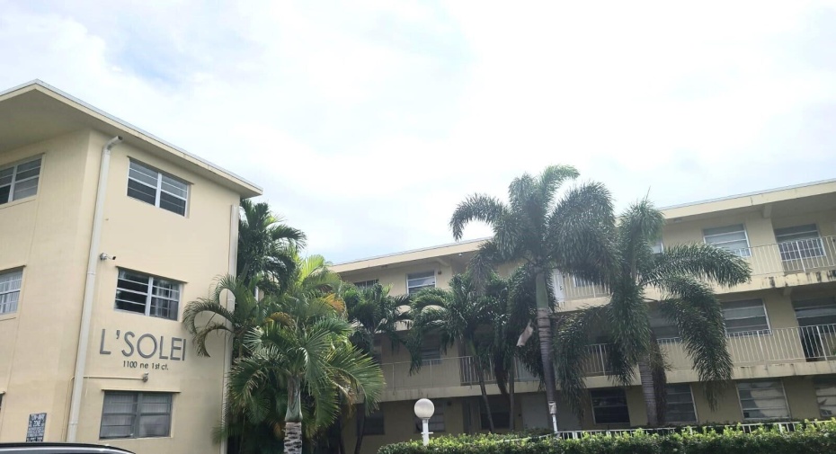 1100 NE 1st Court Unit 305, Hallandale Beach, Florida 33009, 1 Bedroom Bedrooms, ,1 BathroomBathrooms,Residential Lease,For Rent,1st,395,RX-10959417
