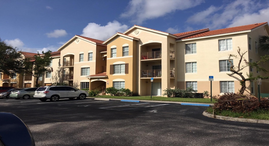 4041 San Marino Boulevard Unit 305, West Palm Beach, Florida 33409, 2 Bedrooms Bedrooms, ,2 BathroomsBathrooms,Residential Lease,For Rent,San Marino,3,RX-10963824