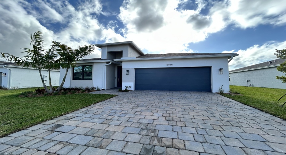 5935 SE Sky Blue Circle, Stuart, Florida 34997, 4 Bedrooms Bedrooms, ,2 BathroomsBathrooms,Residential Lease,For Rent,Sky Blue Circle,RX-10966124