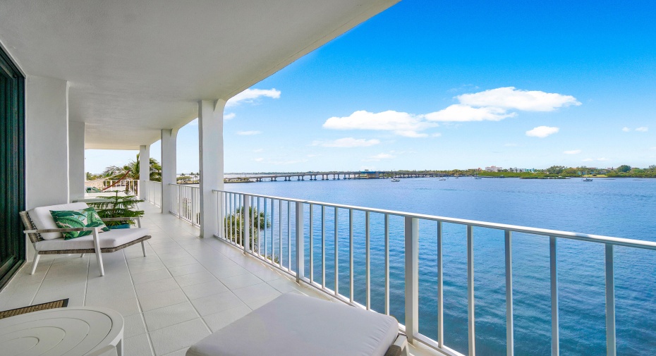 2784 S Ocean Boulevard Unit 401s, Palm Beach, Florida 33480, 3 Bedrooms Bedrooms, ,2 BathroomsBathrooms,Residential Lease,For Rent,Ocean,4,RX-10967624