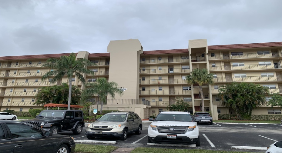 3590 Via Poinciana Unit 404, Lake Worth, Florida 33467, 2 Bedrooms Bedrooms, ,2 BathroomsBathrooms,Condominium,For Sale,Via Poinciana,4,RX-10944571