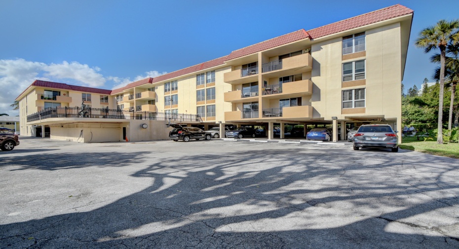 1000 Spanish River Road Unit 4j, Boca Raton, Florida 33432, 2 Bedrooms Bedrooms, ,2 BathroomsBathrooms,Residential Lease,For Rent,Spanish River,4,RX-10970106