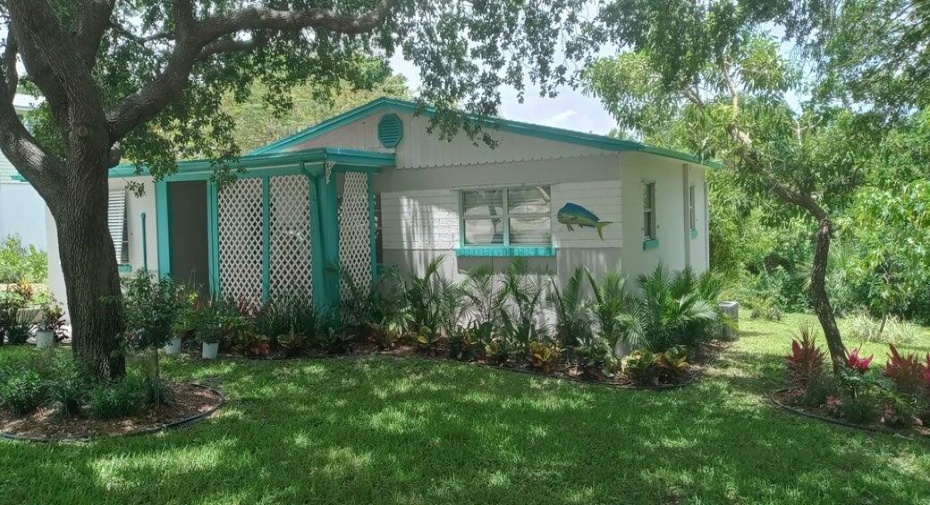 1933 NE Lake Place, Jensen Beach, Florida 34957, 2 Bedrooms Bedrooms, ,2 BathroomsBathrooms,Residential Lease,For Rent,Lake,1,RX-10970133