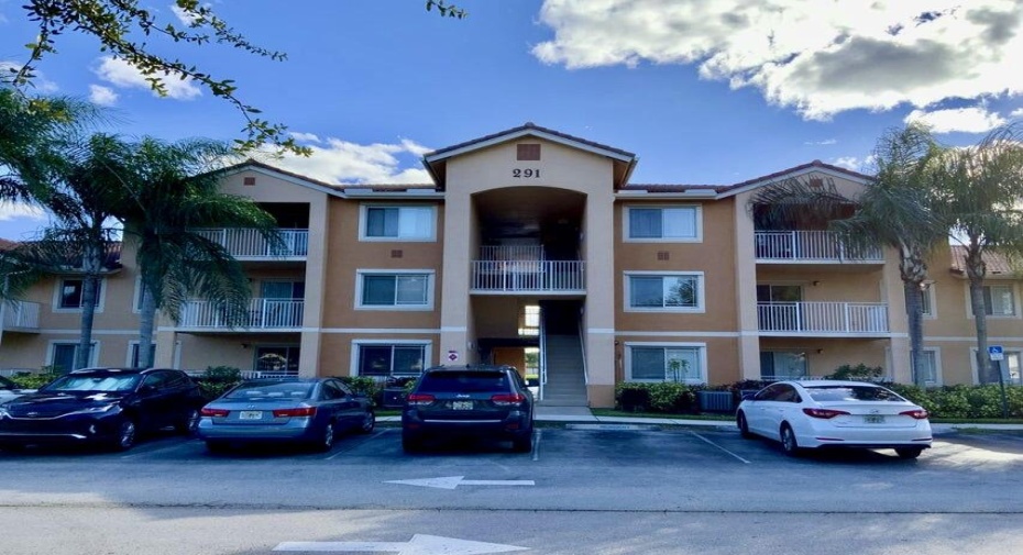 291 SW Palm Drive Unit 205, Port Saint Lucie, Florida 34986, 1 Bedroom Bedrooms, ,1 BathroomBathrooms,Residential Lease,For Rent,Palm,2,RX-10972149