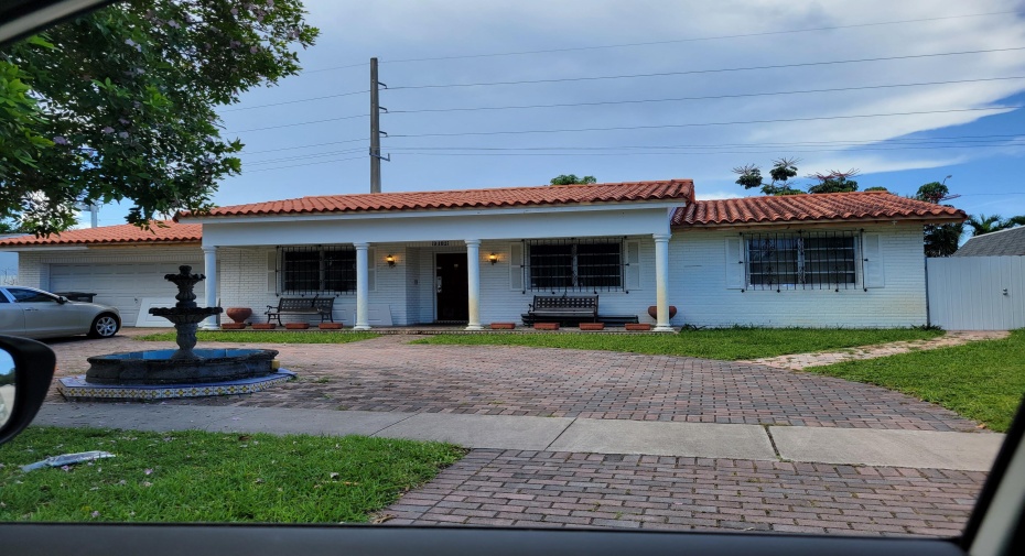 3401 N 41st Court, Hollywood, Florida 33021, 4 Bedrooms Bedrooms, ,3 BathroomsBathrooms,Single Family,For Sale,41st,RX-10972178