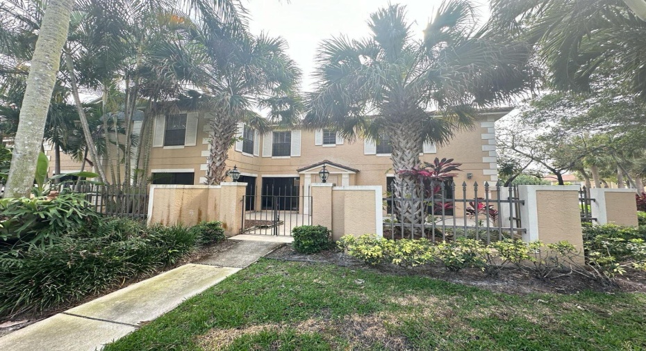 356 Prestwick Circle Unit 1, Palm Beach Gardens, Florida 33418, 2 Bedrooms Bedrooms, ,3 BathroomsBathrooms,Residential Lease,For Rent,Prestwick,1,RX-10960641