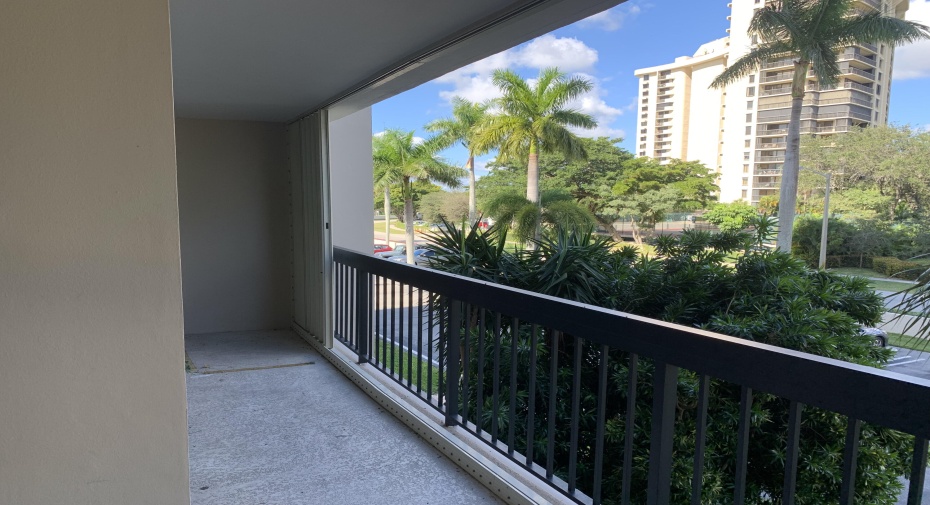 2425 Presidential Way Unit 202, West Palm Beach, Florida 33401, 2 Bedrooms Bedrooms, ,2 BathroomsBathrooms,Residential Lease,For Rent,Presidential,2,RX-10972762