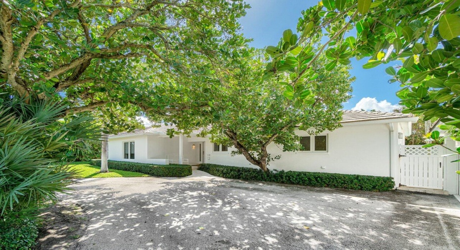 110 Seagate Road, Palm Beach, Florida 33480, 3 Bedrooms Bedrooms, ,3 BathroomsBathrooms,Residential Lease,For Rent,Seagate,RX-10973738