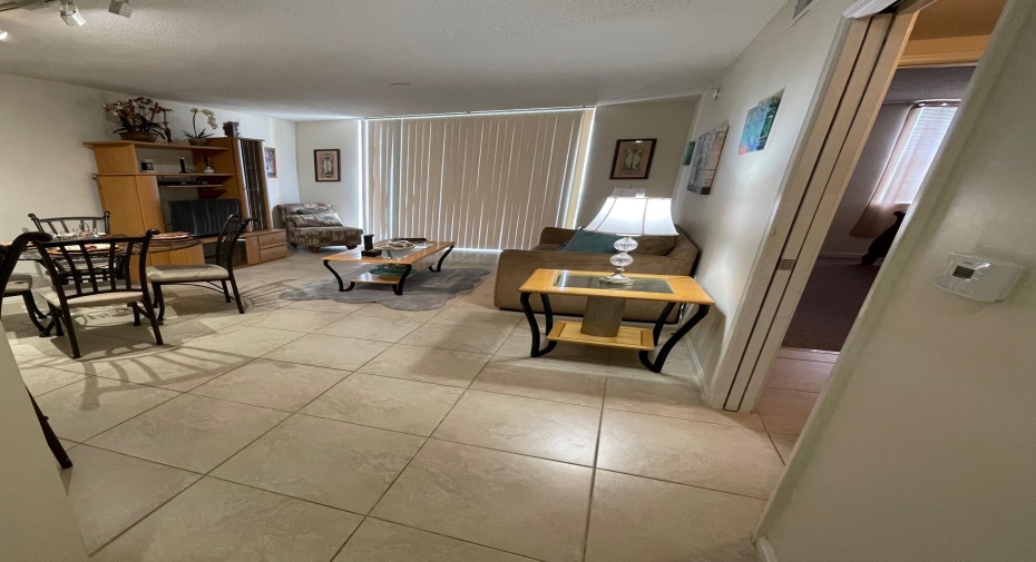 651 Okeechobee Boulevard Unit 707, West Palm Beach, Florida 33401, 1 Bedroom Bedrooms, ,1 BathroomBathrooms,Residential Lease,For Rent,Okeechobee,707,RX-10975188