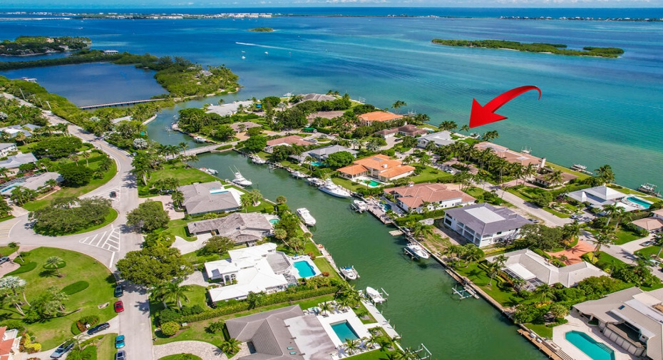 10 Island Road, Sewalls Point, Florida 34996, 4 Bedrooms Bedrooms, ,4 BathroomsBathrooms,Single Family,For Sale,Island,RX-10924346