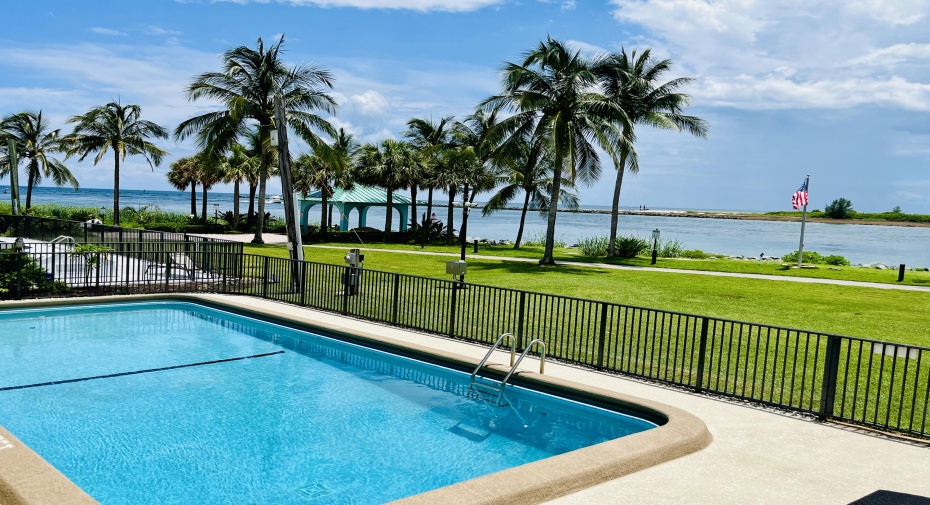 308 Inlet Way Unit 4, Palm Beach Shores, Florida 33404, 2 Bedrooms Bedrooms, ,2 BathroomsBathrooms,Residential Lease,For Rent,Inlet,2,RX-10975075
