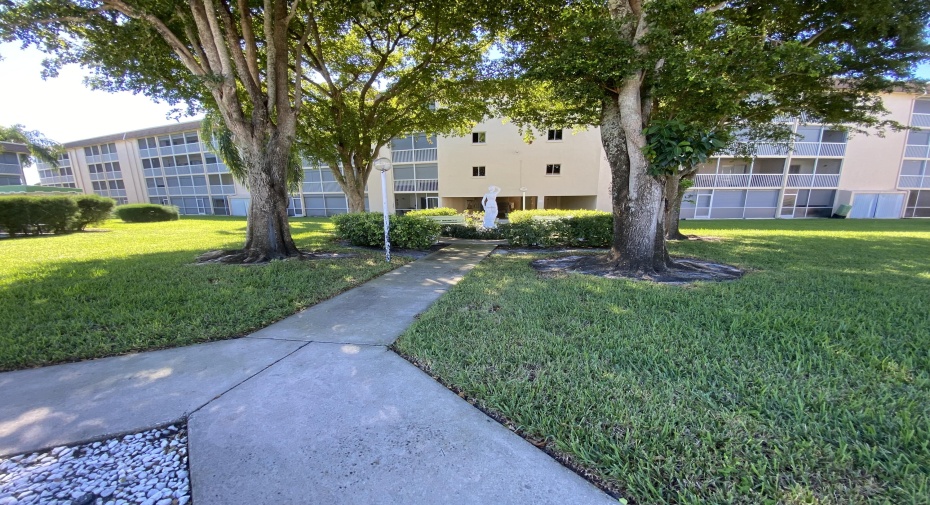 300 Village Green Circle Unit 411, Palm Springs, Florida 33461, 1 Bedroom Bedrooms, ,1 BathroomBathrooms,Residential Lease,For Rent,Village Green,4,RX-10976127