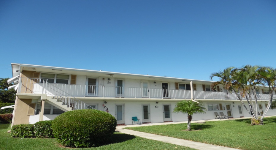 1115 Lake Terrace Unit 202, Boynton Beach, Florida 33426, 2 Bedrooms Bedrooms, ,1 BathroomBathrooms,Condominium,For Sale,Lake,202,RX-10938376