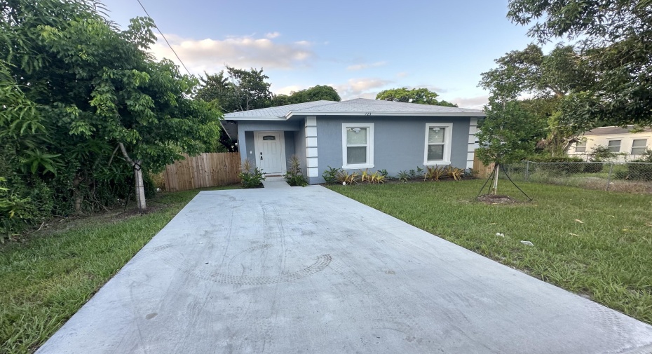 723 20th Street, West Palm Beach, Florida 33407, 4 Bedrooms Bedrooms, ,2 BathroomsBathrooms,Single Family,For Sale,20th,RX-10978260