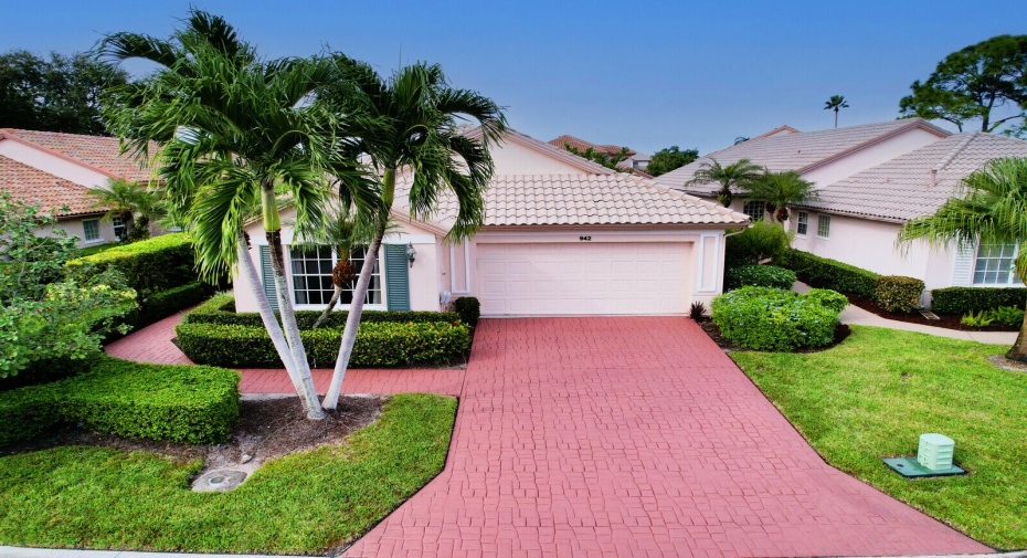 942 Augusta Pointe Drive, Palm Beach Gardens, Florida 33418, 3 Bedrooms Bedrooms, ,3 BathroomsBathrooms,Residential Lease,For Rent,Augusta Pointe,RX-10976202