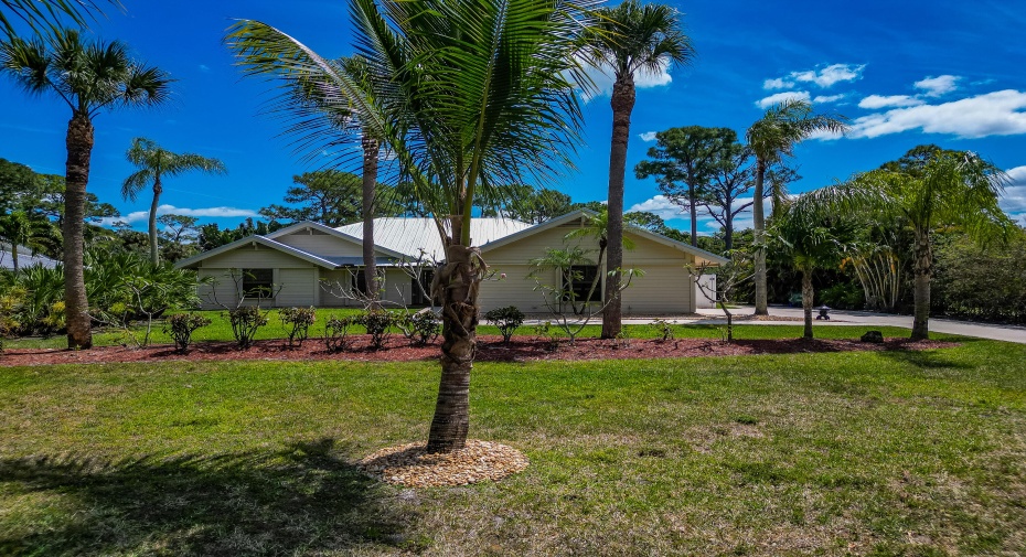 8546 SE Bayberry Terrace, Hobe Sound, Florida 33455, 3 Bedrooms Bedrooms, ,2 BathroomsBathrooms,Residential Lease,For Rent,Bayberry,1,RX-10980906