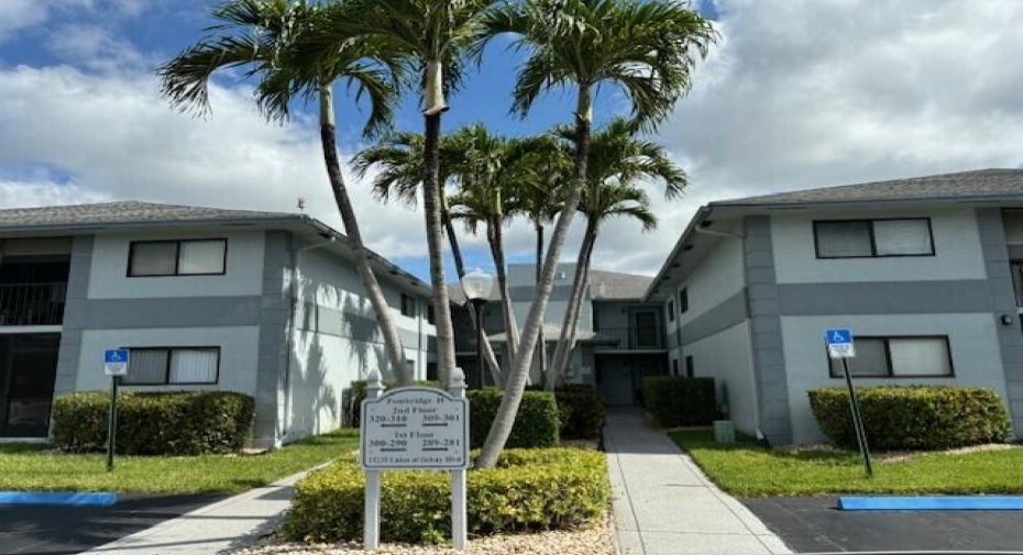 15235 Lakes Of Delray Boulevard Unit 303, Delray Beach, Florida 33484, 2 Bedrooms Bedrooms, ,2 BathroomsBathrooms,Residential Lease,For Rent,Lakes Of Delray,2,RX-10979075