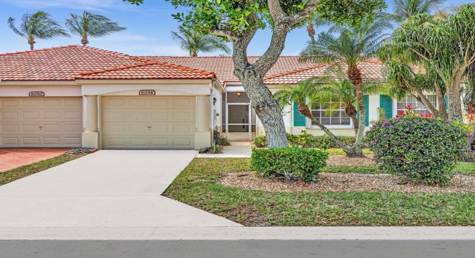 6094 Lake Hibiscus Drive, Delray Beach, Florida 33484, 2 Bedrooms Bedrooms, ,2 BathroomsBathrooms,Residential Lease,For Rent,Lake Hibiscus,1,RX-10978247