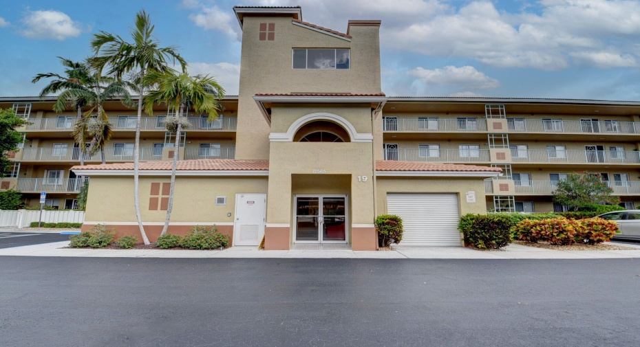 12565 Imperial Isle Drive Unit 406, Boynton Beach, Florida 33437, 3 Bedrooms Bedrooms, ,2 BathroomsBathrooms,Residential Lease,For Rent,Imperial Isle,4,RX-10981260