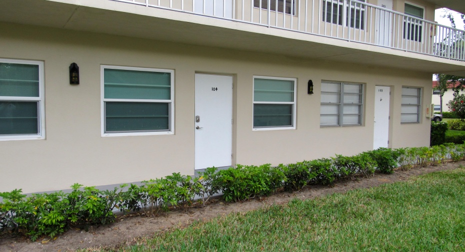 51 Woodland Drive Unit 104, Vero Beach, Florida 32962, 1 Bedroom Bedrooms, ,1 BathroomBathrooms,Residential Lease,For Rent,Woodland,1,RX-10981657