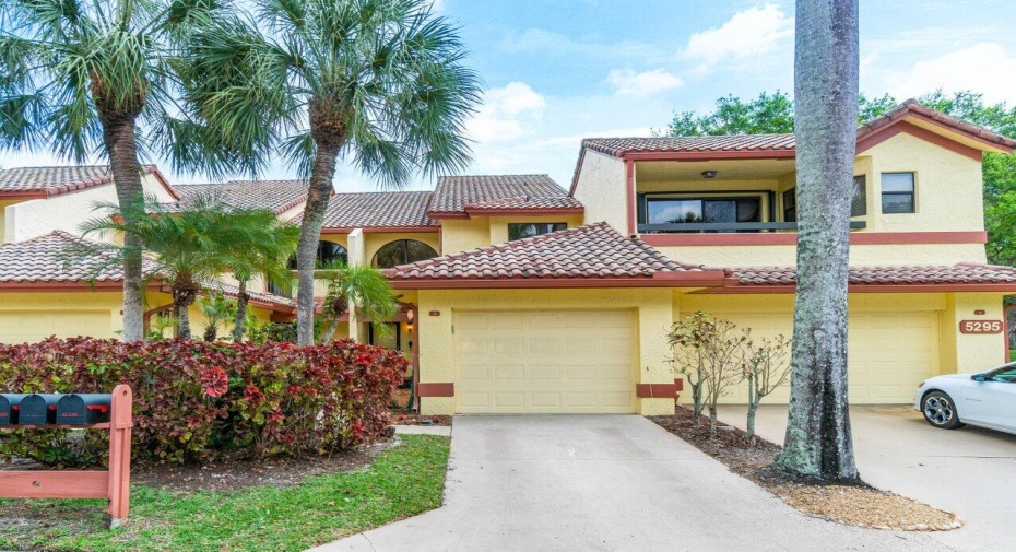 5295 10th Fairway Drive Unit 3, Delray Beach, Florida 33484, 2 Bedrooms Bedrooms, ,2 BathroomsBathrooms,Residential Lease,For Rent,10th Fairway,1,RX-10982515