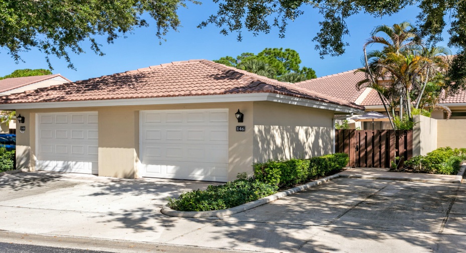146 Old Meadow Way, Palm Beach Gardens, Florida 33418, 2 Bedrooms Bedrooms, ,2 BathroomsBathrooms,Residential Lease,For Rent,Old Meadow,RX-10985336
